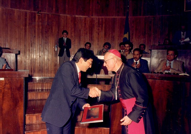 Luis Okuda e Dom Daniel Tomazella.jpg