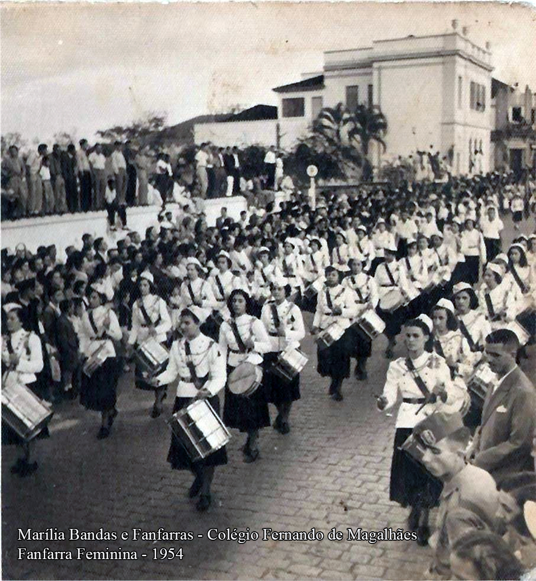 Fanfarra feminina Magalhães.jpg