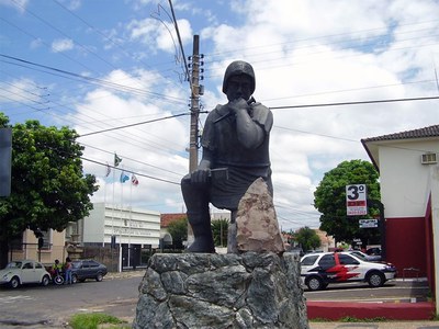 Monumento em homenagem a Maçonaria.jpg