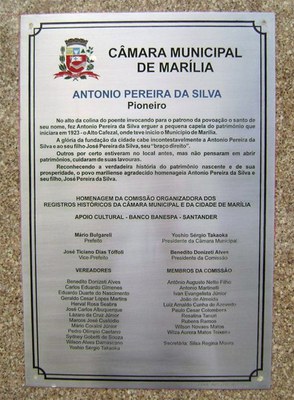 placa pereira.jpg