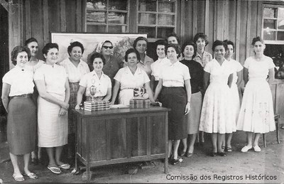 3º Grupo Escolar Diretora e Professores na Vila São Miguel- 1960.jpg