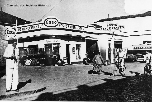 Posto Bandeirantes Rua São Luiz com Arco Verde.jpg