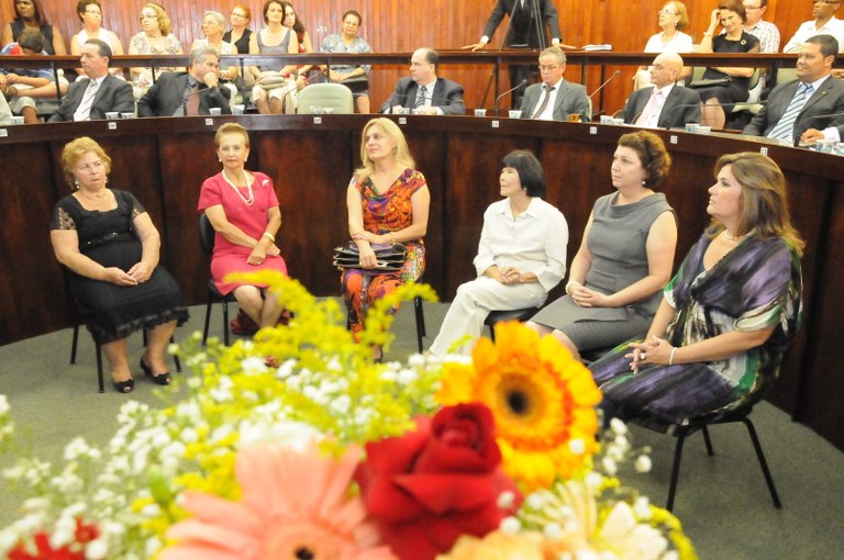 Mulheres Marilienses são homenageadas pela Câmara