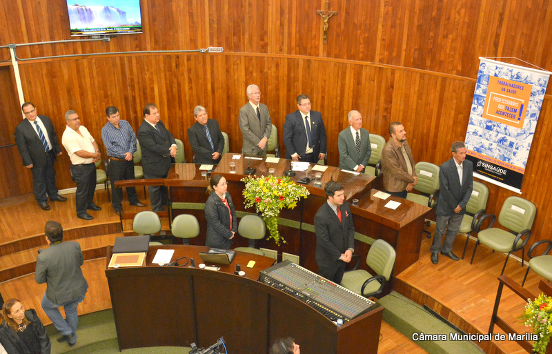 Quinze trabalhadores da saúde são homenageados em cerimônia na Câmara