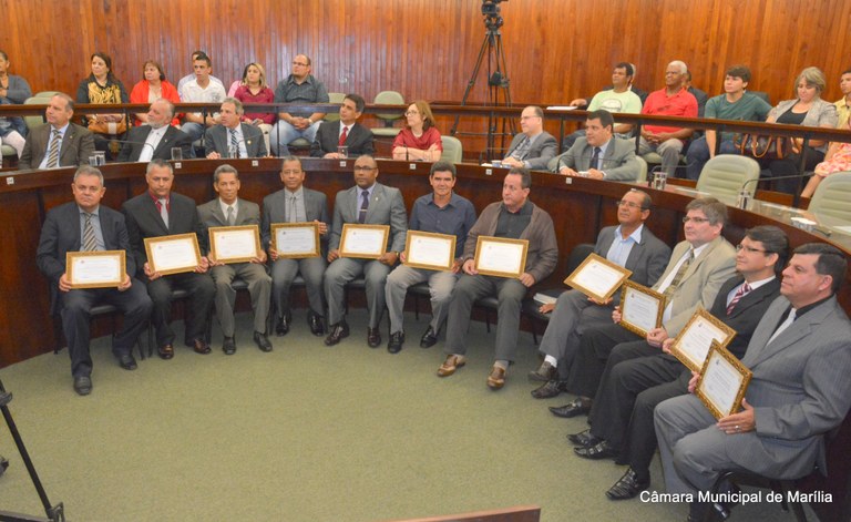 Poder Legislativo homenageia pastores e ressalta contribuição social das comunidades evangélicas