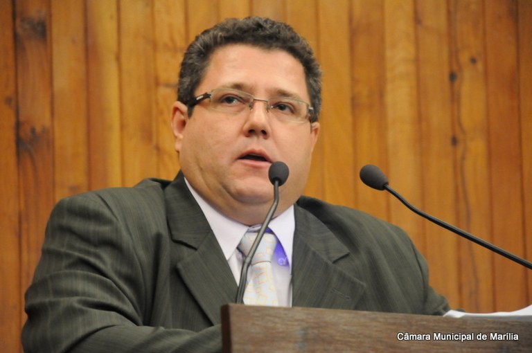 Samuel da Farmácia recorre a Prefeitura para melhoria de iluminação pública