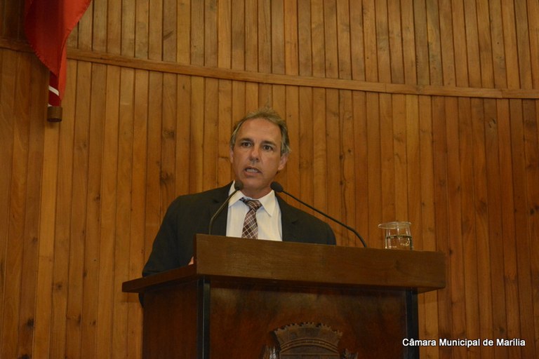 Bassiga Goda reivindica reforma das praças e melhorias de suas iluminações em toda Marília