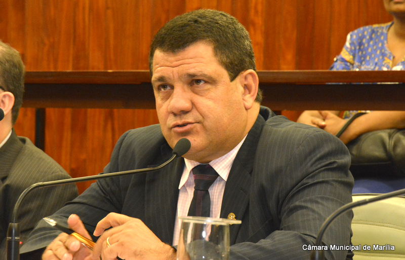 Município atende pedido de José Menezes e Emdurb revitaliza trânsito na Amador Bueno
