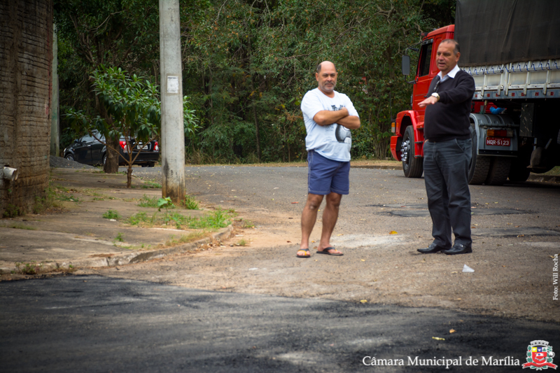 Vereadores vistoriam obras de tapa-buracos na cidade