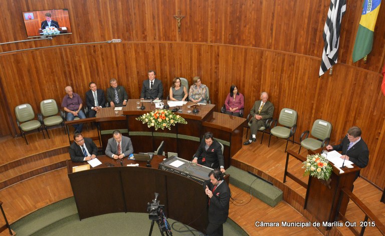 Sessão da Câmara Municipal ressalta os 47 anos de dedicação e trabalho da Apae de Marília