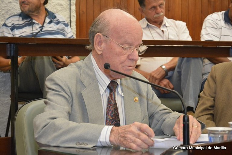 Vereador Mário Coraíni requer informações sobre abandono de prédio localizado na zona Oeste