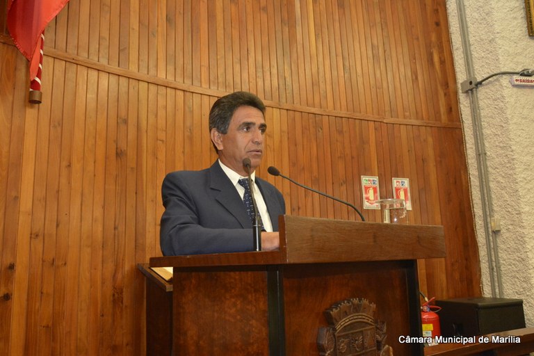Requerimento de Capacete cobra construção de ponte em vicinal que liga Avencas a Bressane