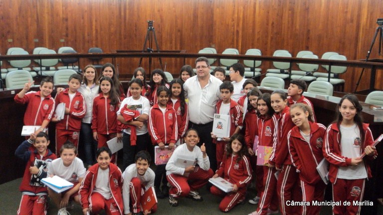 Câmara recebe visita de alunos da rede municipal de ensino