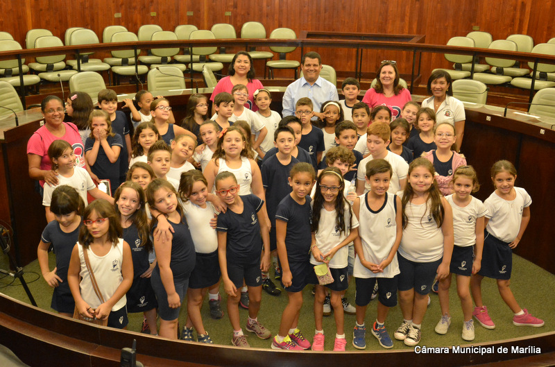 Vereador José Menezes apresenta o Legislativo para mais de 80 estudantes do 3º ano do Bezerra