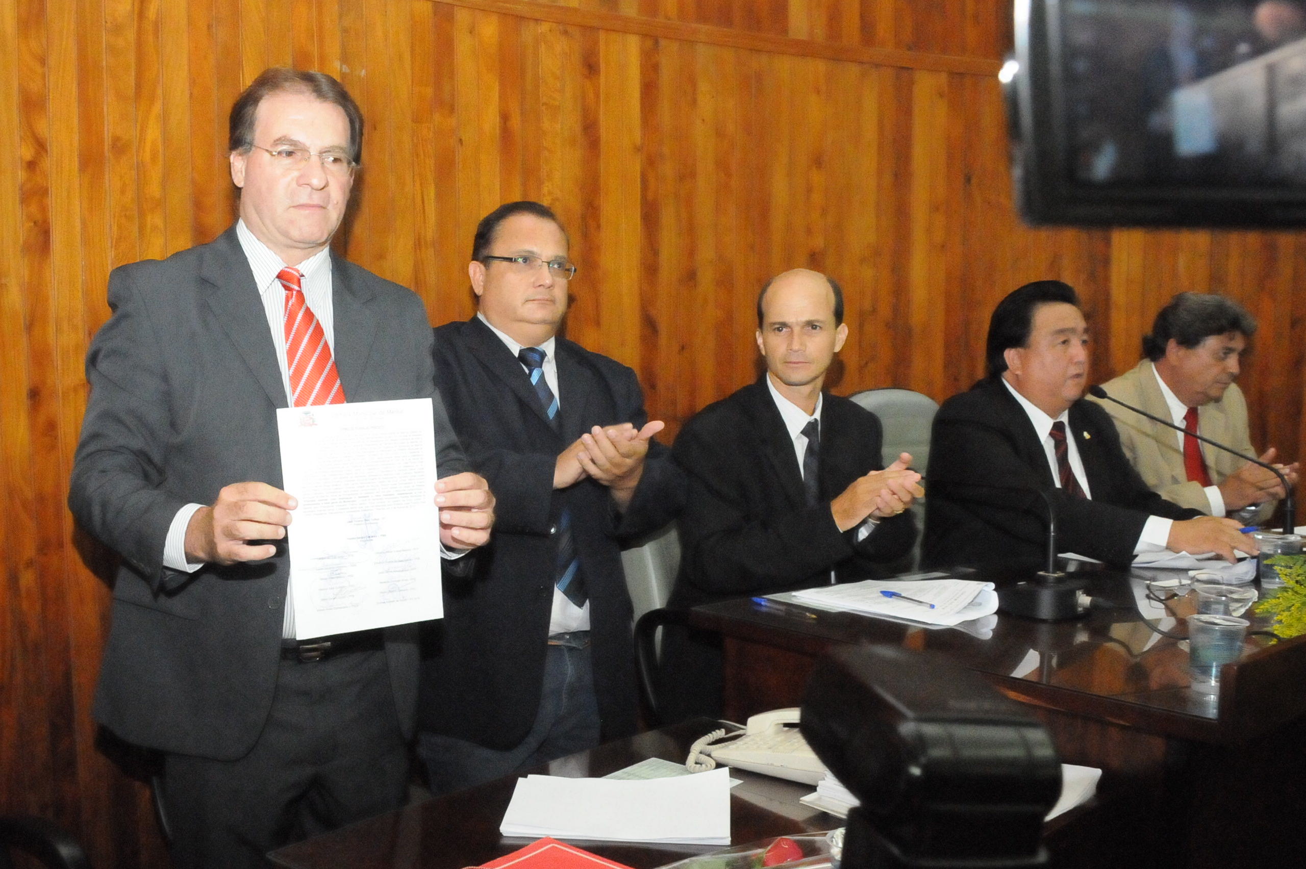 Câmara acata renúncia do prefeito e empossa o vice Ticiano Toffoli