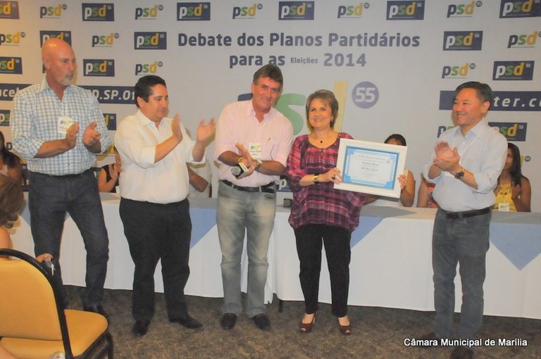 Câmara entrega título de visitante Ilustre a Alda Marco Antonio