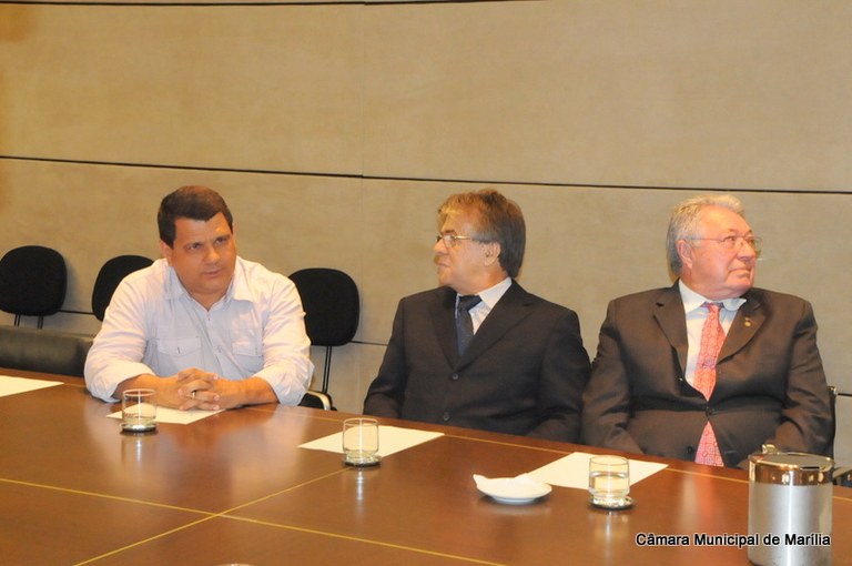 Vereador Zé Menezes comemora a conquista da unidade do Sesc para Marília