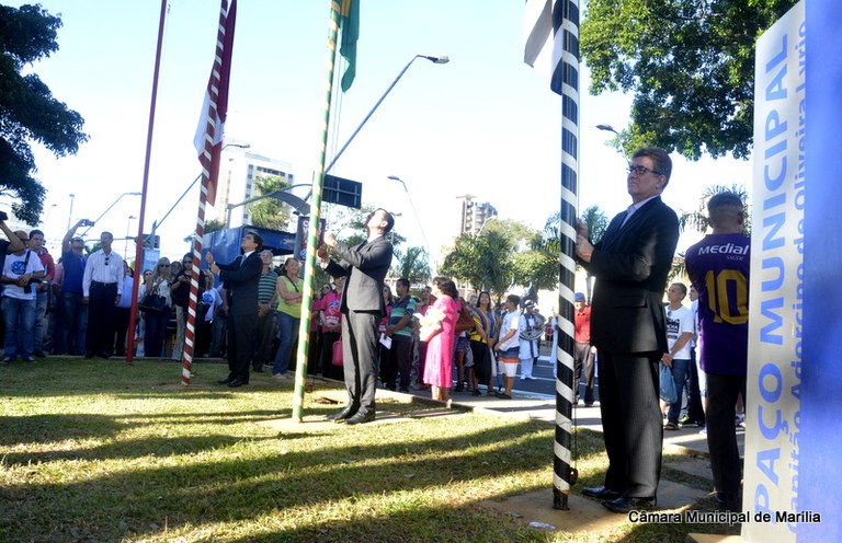 Vereadores prestigiam solenidade e desfile em comemoração aos 87 anos da cidade de Marília