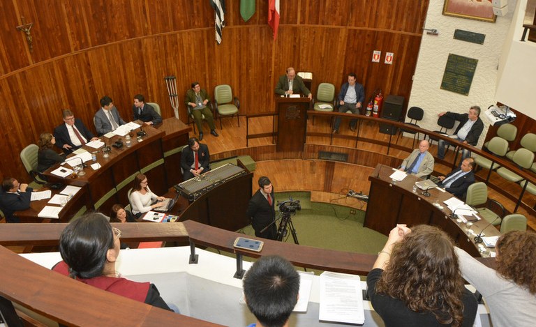 Plenário aprova prioridade para 3ª Idade e homenagem póstuma ao bispo Dom Daniel