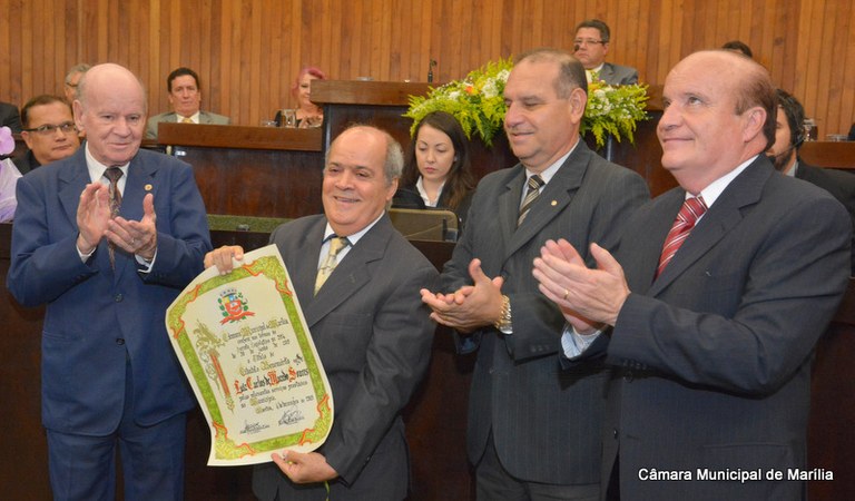 Ele fez por merecer, diz vereador Coraíni ao destacar homenagem para reitor Macedo Soares
