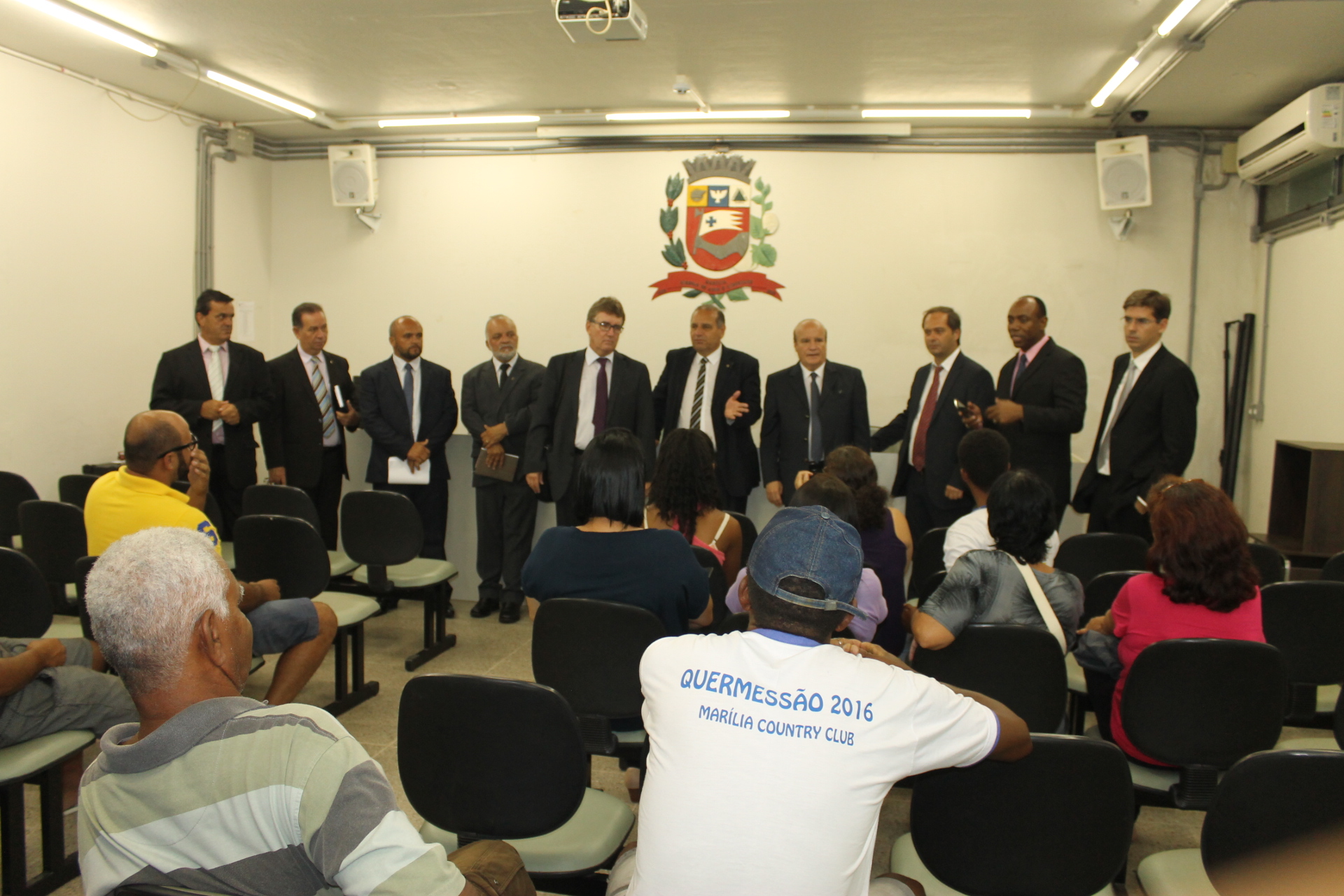 Distrito de Dirceu entrega reivindicações em audiência com vereadores na sala Nasib Cury