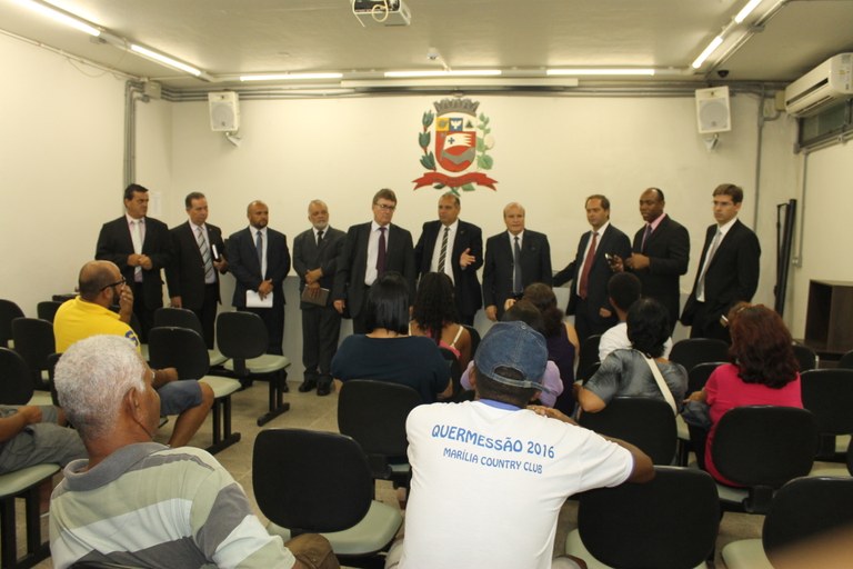 Distrito de Dirceu entrega reivindicações em audiência com vereadores na sala Nasib Cury