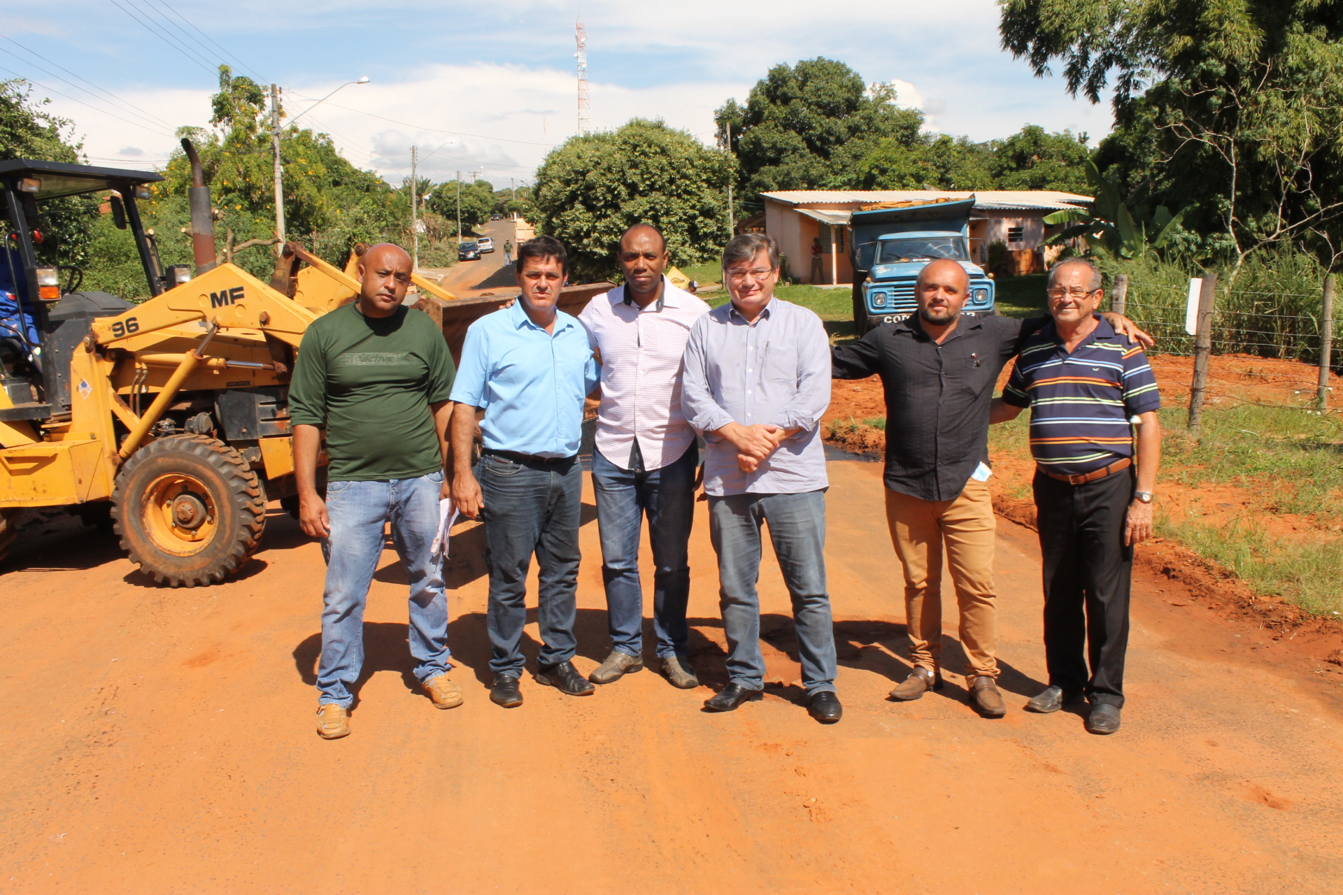 Vereadores acompanham operação tapa-buracos em Rosália