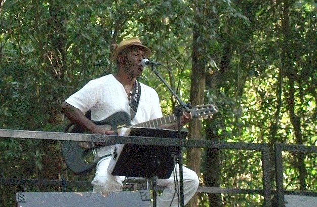 Benê Olegário mostra seu talento no Programa Canta Canta Minha Gente 
