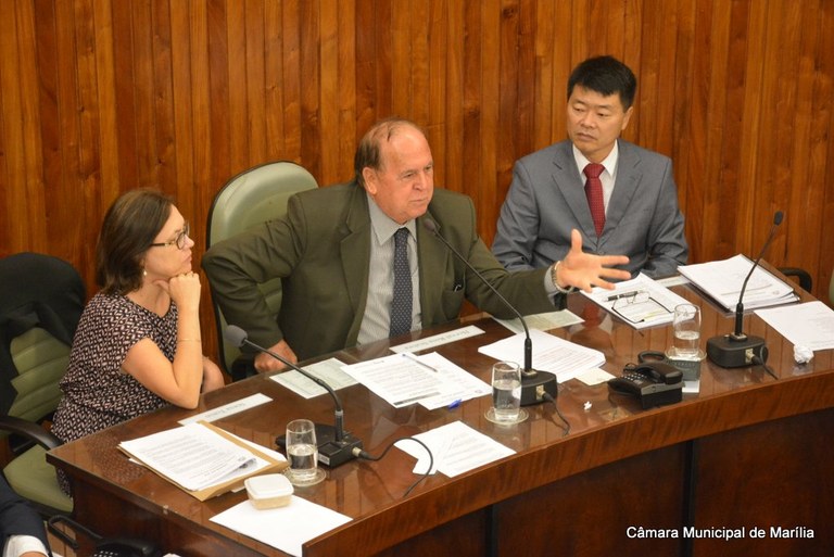 Em extraordinária, plenário  aprova quatro projetos conclusos