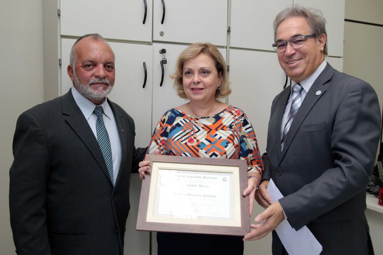 Cícero da Silva representa a Câmara em homenagem à desembargadora do TRF