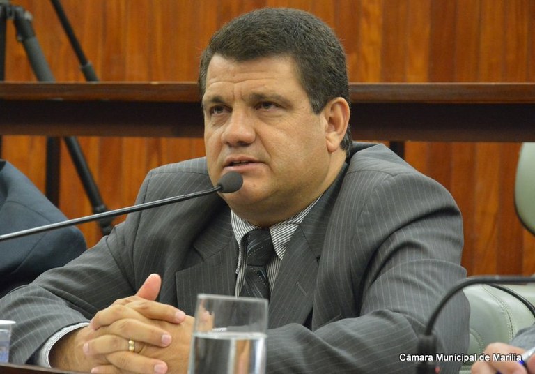 José Menezes cobra CEF sobre obra parada há  mais de 23 anos no Jardim Universitário
