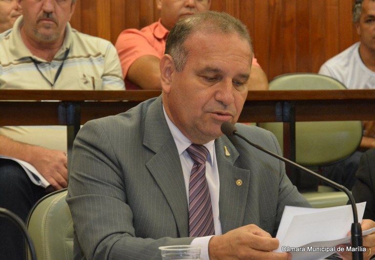Lei do vereador Wilson Damasceno amplia  segurança de pedestre com gesto sinal de vida
