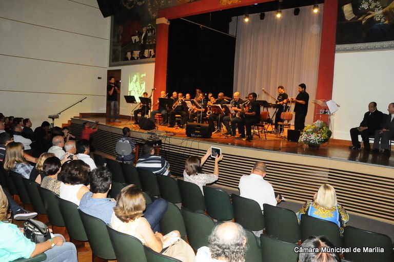 29º Noite dos Pioneiros homenageia orquestras e músicos veteranos