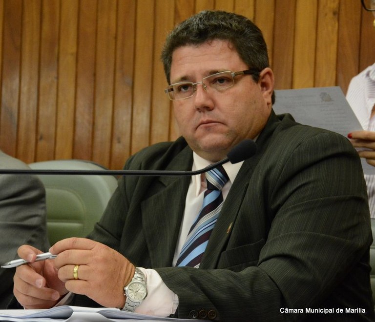 Revitalização de área pública é solicitado em requerimento do vereador Samuel