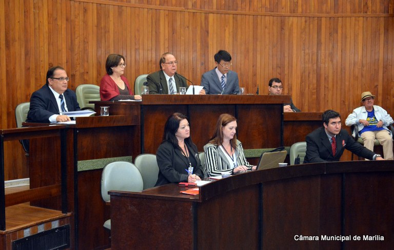 Plenário aprova três projetos da ordem do dia e reajuste de 4,5% em sessão extraordinária