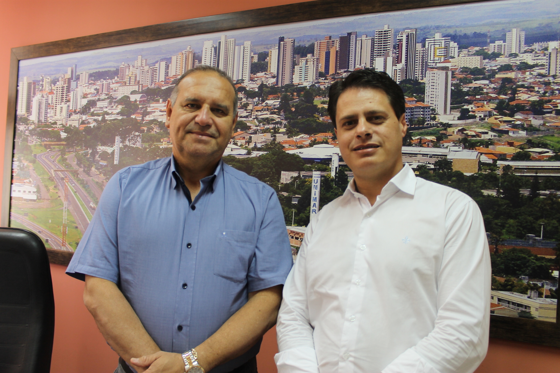 Presidente Delegado Wilson Damasceno recebe o ex-vereador de Oriente Marcelo Rufino