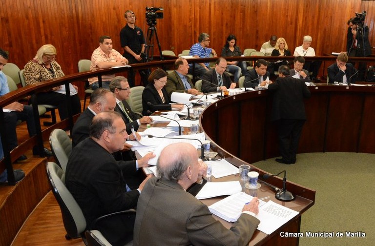 Câmara realiza sessão extraordinária para votar nove projetos conclusos