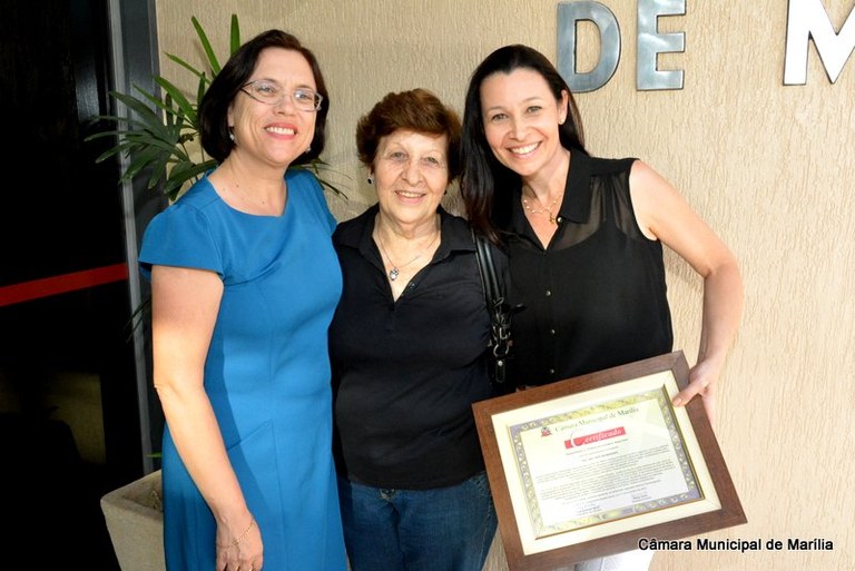 Dentista do bem é homenageada através de iniciativa da vereadora Sônia Tonin