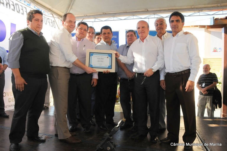 Vereadores participam da inauguração do Centro Dia 