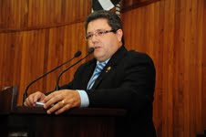 Samuel pede melhoria na iluminação pública do Santa Antonieta