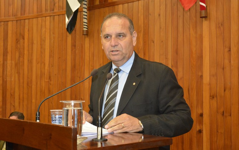 Vereador Damasceno reivindica informações sobre contrato municipal junto à Caixa Federal