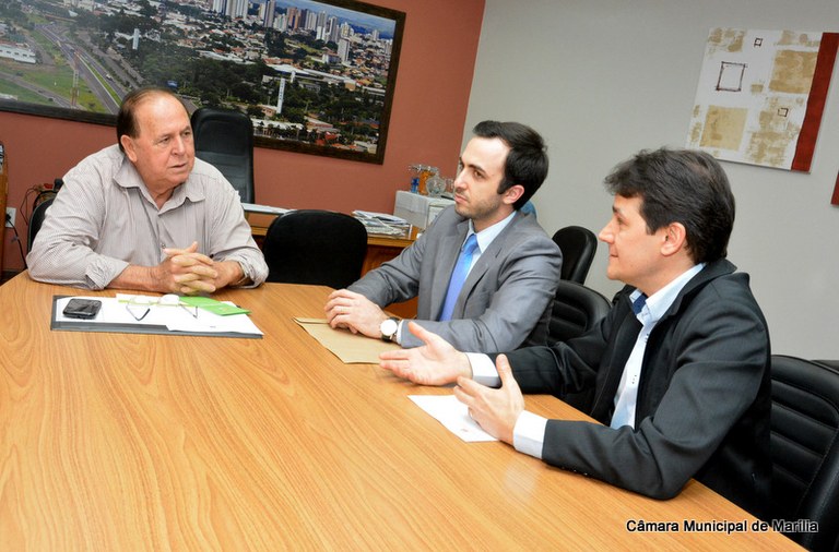 Presidente Herval Rosa Seabra recebe convite da  pré-conferência regional da Defensoria Pública