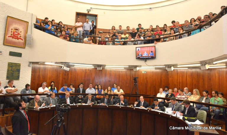 Em sessão extraordinária, vereadores aprovam 17 projetos de Lei, incluindo a redução do ISS