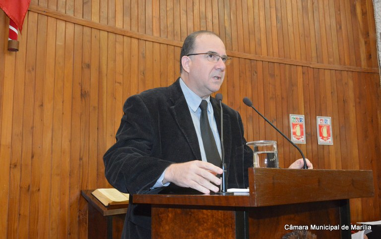 Vereador Marcos Custódio reivindica limpeza no poliesportivo do Jardim Esplanada
