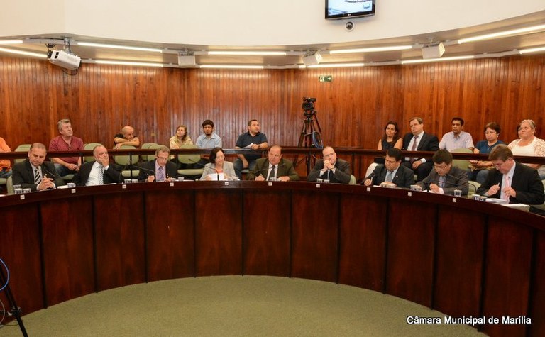 Sessão Extraordinária encerra as votações de projetos para o ano de 2014