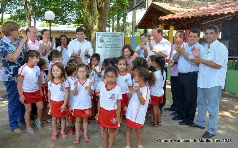 Câmara ressalta desenvolvimento do distrito de Padre Nóbrega em reinauguração de escola