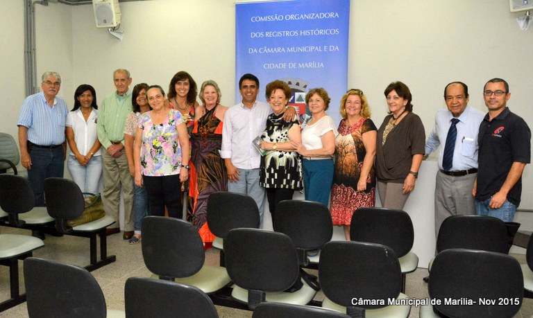 Comissão grava depoimento da professora Sirlei Guarezzi em projeto de preservação da memória