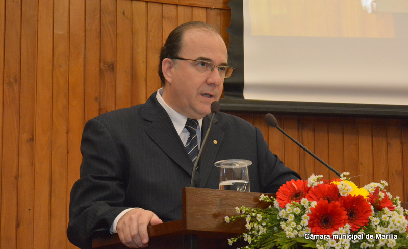 Marcos Custódio reivindica construção de centro comunitário no bairro Aniz Badra