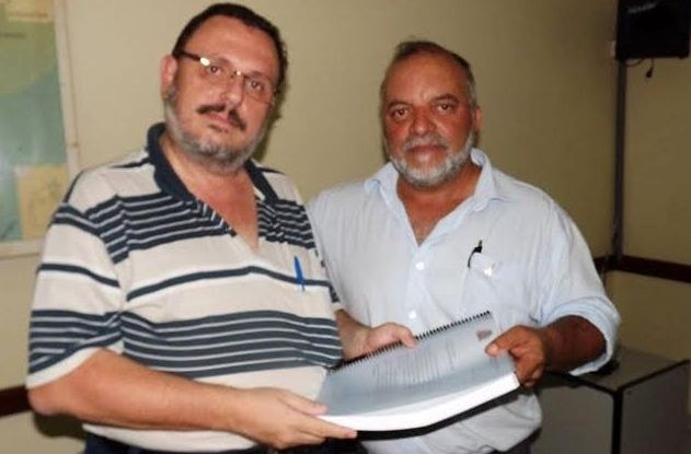 Cícero entrega pedido à Deputado da agência bancária do Santa Antonieta