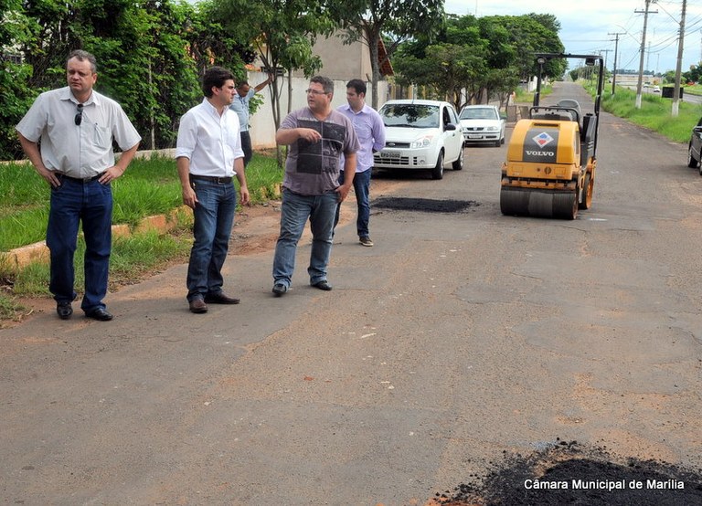 Samuel da Farmácia destaca operação tapa buracos da Prefeitura